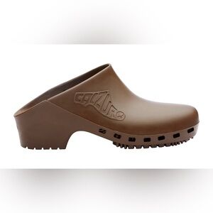 Calzuro’s Brown Slip-On Clogs EU size 40-41